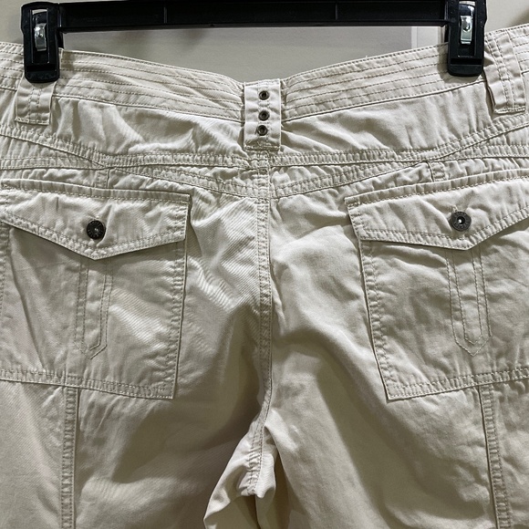 Daisy Fuentes Weekender Tan Cargo Pants – Women’s Size 12 - Picture 3 of 11